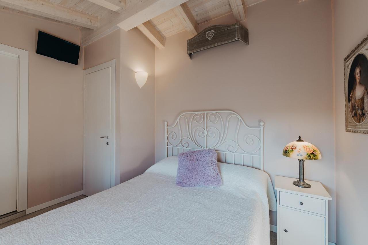 Le Due Dame Hotel Manerba del Garda Bagian luar foto